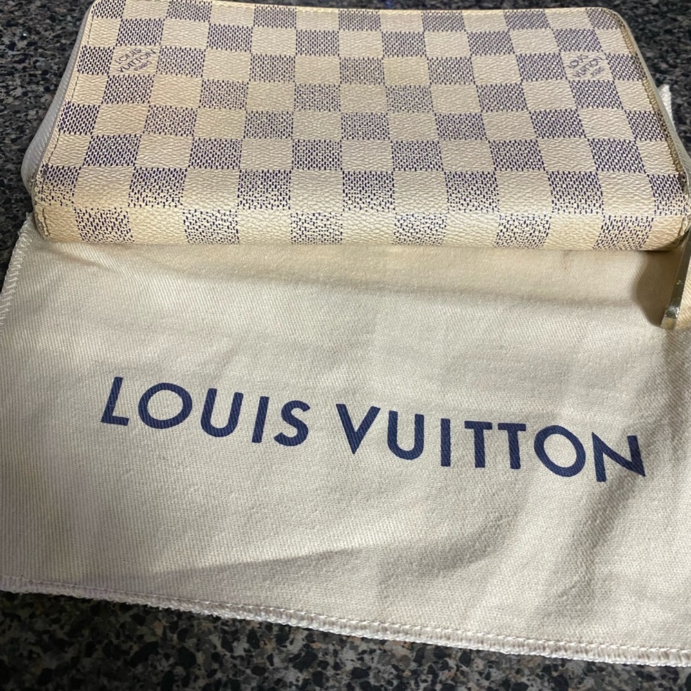 Louis Vuitton Damier Azur Zippy Wallet